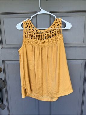 M.S.S.P. (Max studio speciality) Sleeveless Crocheted Yoke Camisole - Mustard